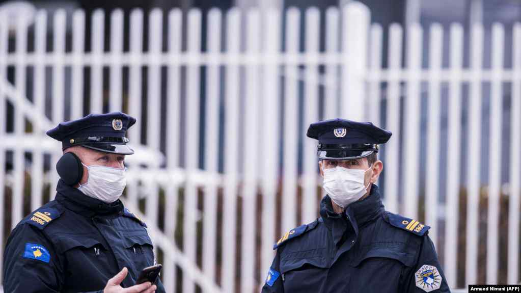  Policia ndalon 25 persona që s’i respektuan masat anti-covid