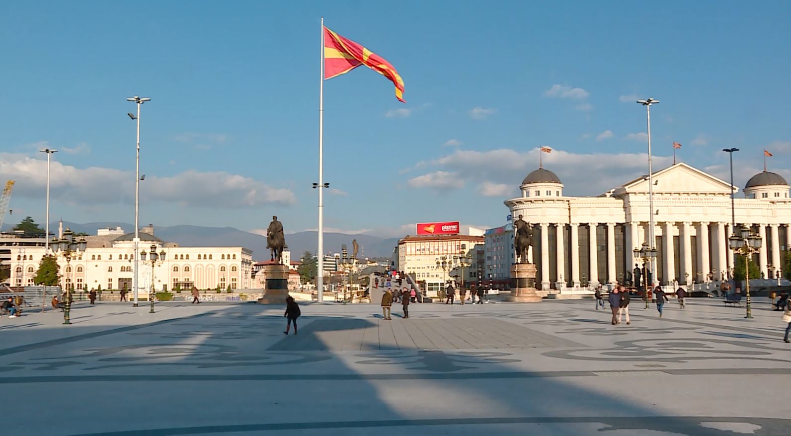  Maqedonia e Veriut paralizohet nga koronavirusi