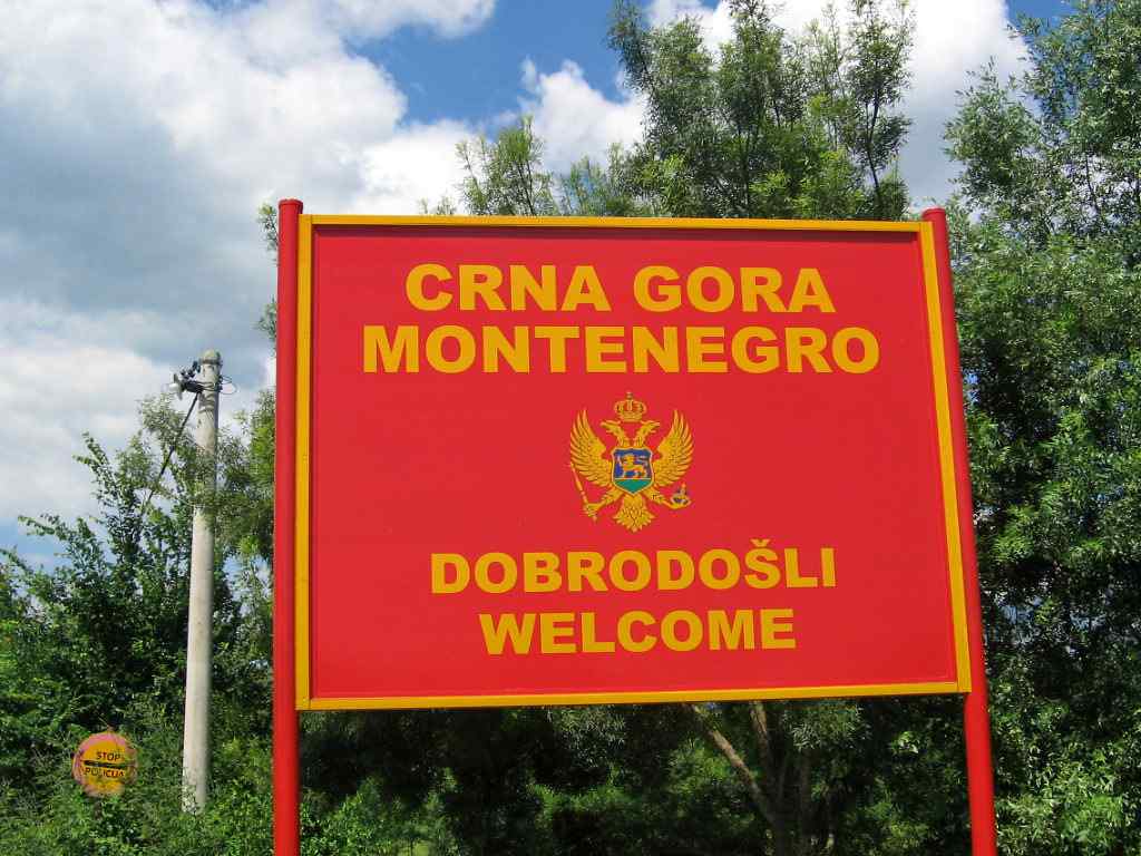  Mali i Zi mbyll kufirin, vë kushte për hyrjen e vizitorëve