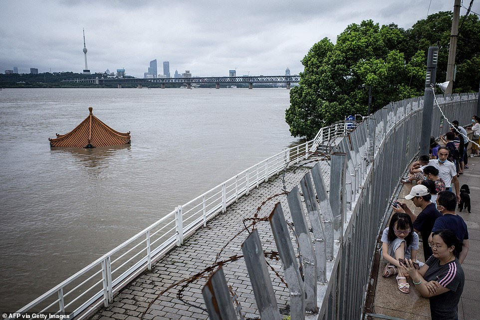  Tjetër kërcënim – Pas koronavirusit, Wuhani kinez qytet në përmbytje
