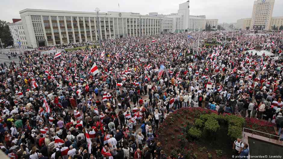  Bjellorusi: Opozita demonstron fuqishëm në Minsk