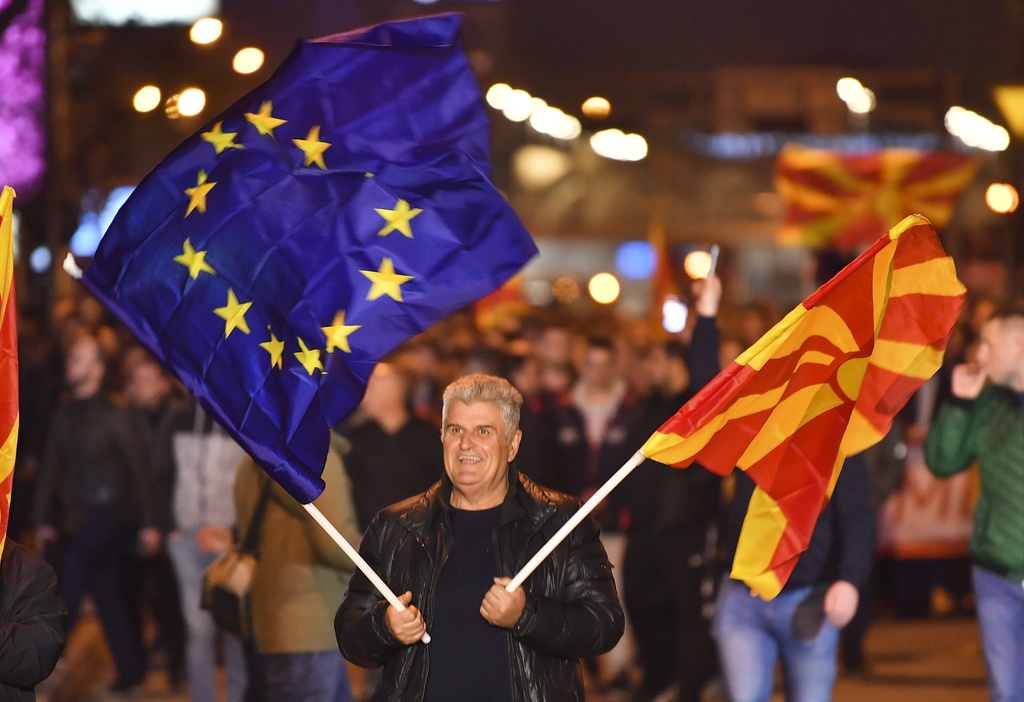  Maqedoni: Vazhdon “gara” për formimin e qeverisë, kush do jetë kryeministër?