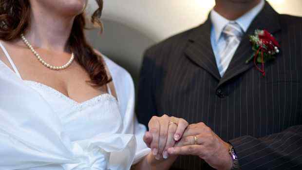  Kosovarja akuzohet për martesë fiktive, por fiton para gjyqit në Zvicër