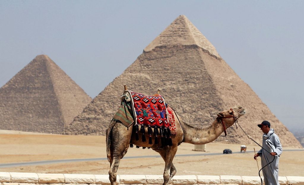  Miliarderi Musk: Piramidat i kanë ndërtuar alienët! Inatoset Egjipti