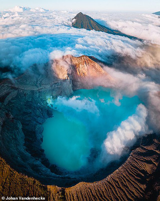  Nga vullkanet kolosalë tek ishujt e parajsës, imazhet mahnitëse të kapura me dron (FOTO)