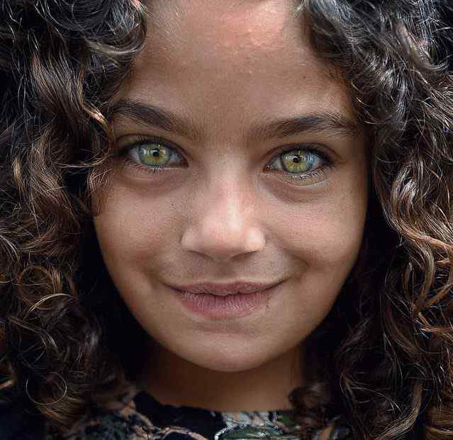  Imazhet mahnitëse të syve të fëmijëve që shkëlqejnë si një gur i çmuar (FOTO