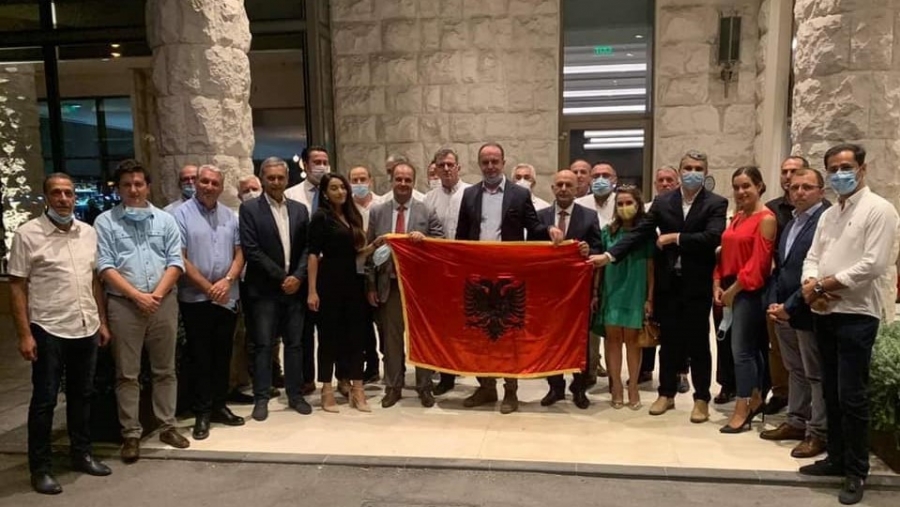  Shqiptarët në Mal të Zi mund të përdorin simbolet kombëtare