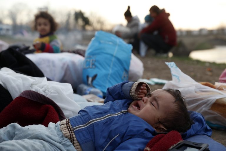  Mijëra migrantë nga Lindja e Mesme në Serbi, në pritje për kalim në Evropë