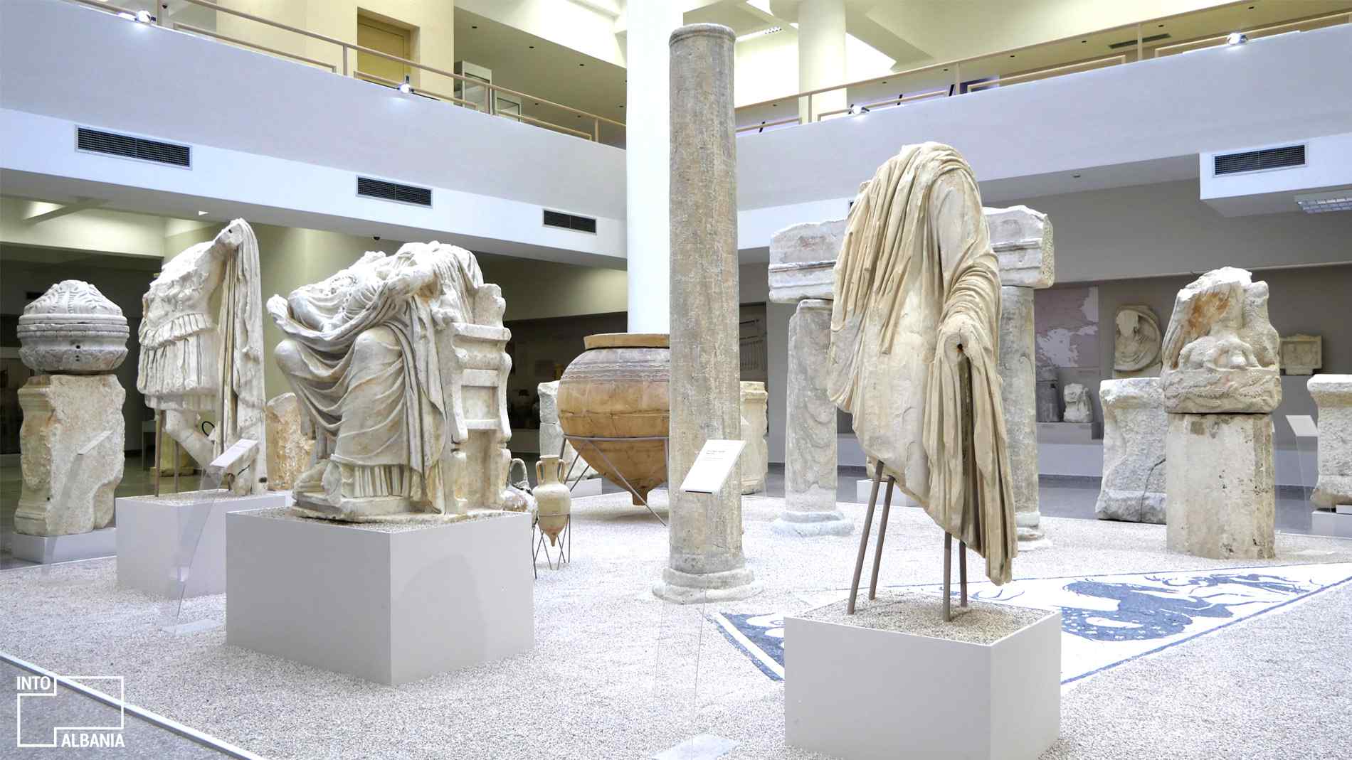  Muzeu Arkeologjik i Durrësit – Pasqyra e Qartë e Antikitetit