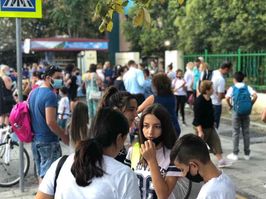  Shqipëri/Nis viti i ri shkollor, 480 mijë nxënës të sistemit parauniveristar ulen sërish në bankat e shkollës