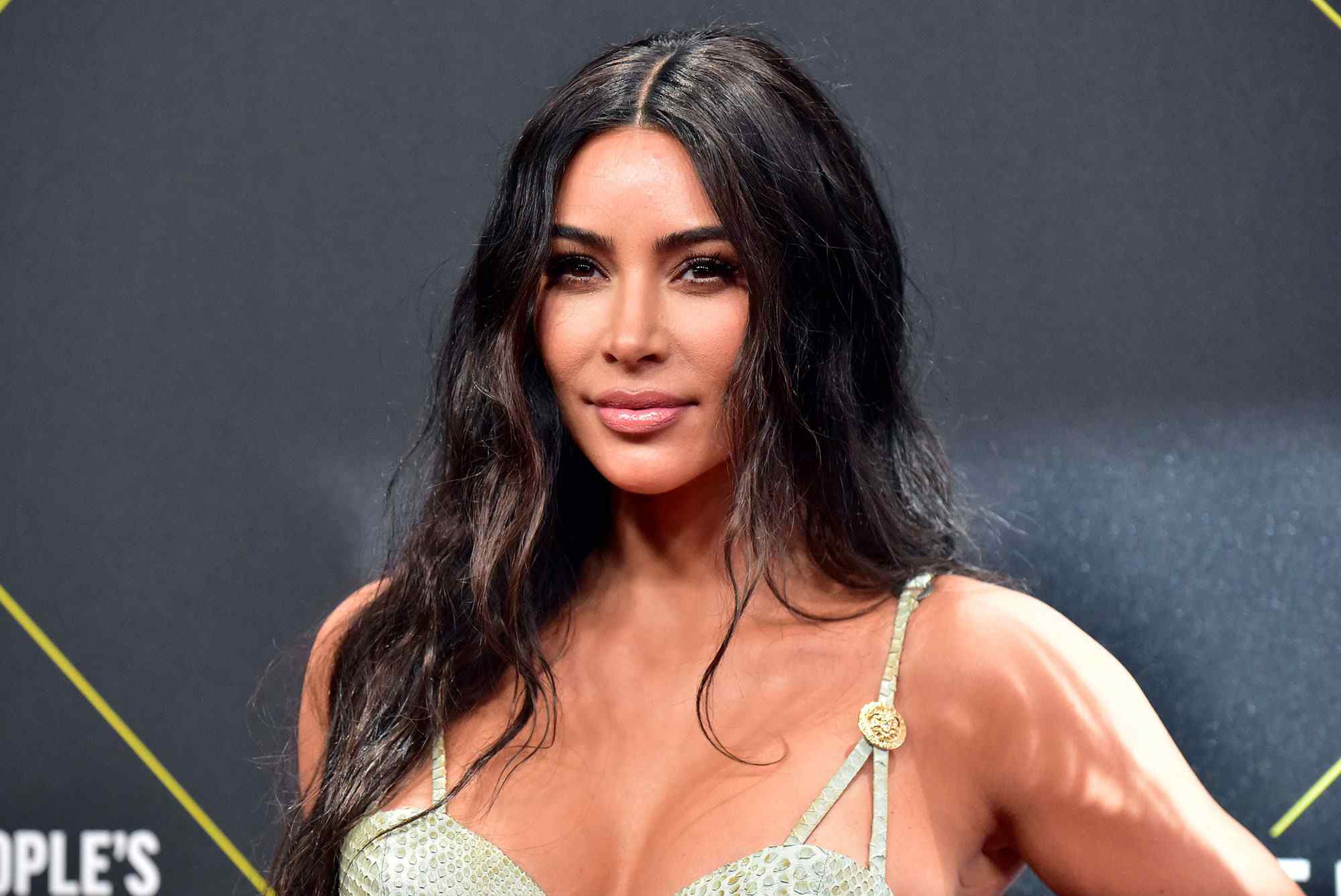  Kim Kardashian West dhuron 1 milion dollarë për të ndihmuar Armeninë