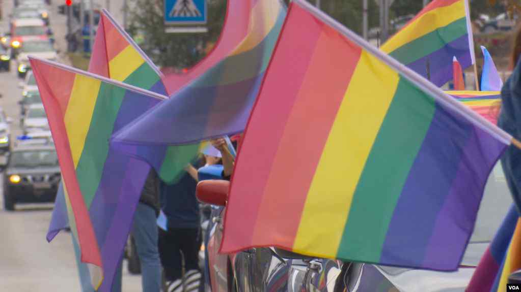  Parakalim me makina në mbështetje të komunitetit LGBTI në Kosovë