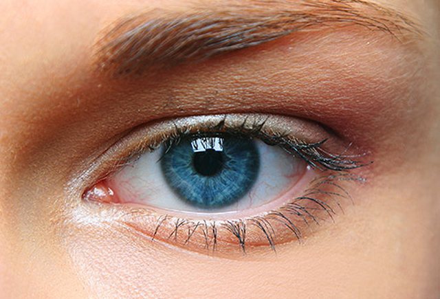  Pse njerëzit me sy blu janë unikë?
