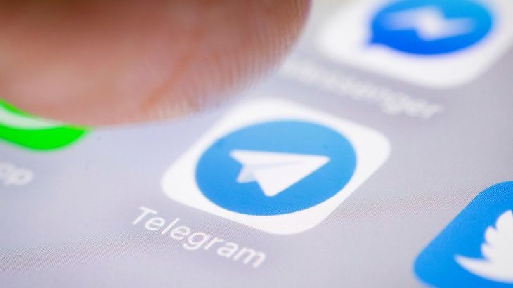 Një bot deepfake po përdoret në Telegram për të zhveshur femrat