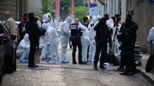  Zbulohet identiteti i terroristit që masakroi sot tre francezët në Nice