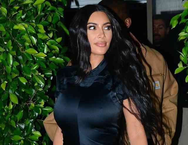  Kim Kardashian: Ja çfarë shkruan për Anxhelina Hadërgjonajn (FOTOT)