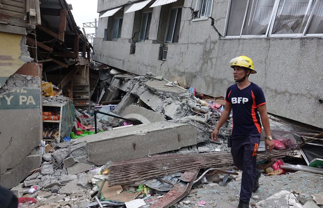  Tërmeti i fuqishëm 6.3 ballë godet Filipinet