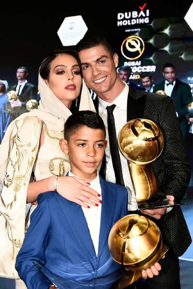  Ronaldo në Dubai me Princin arab, ja çfarë i shkruan Georgina (FOTO)