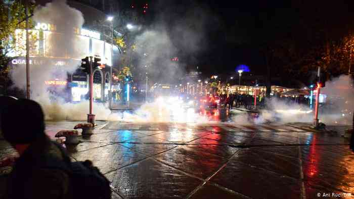  Çfarë ndodhi mbrëmë në protestën në Tiranë?