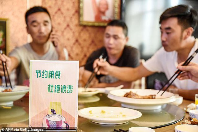  Ligj i ri në Kinë: Gjobë kush nuk e përfundon ushqimin e porositur në restorant