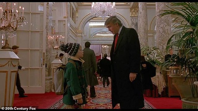  Aktori që luan Kevin kërkon heqjen e Trump nga filmi i famshëm “I vetëm në shtëpi”