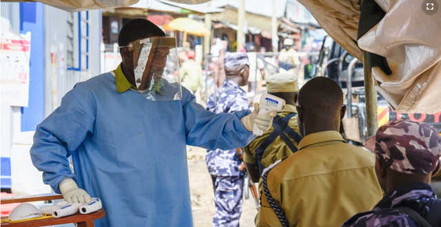  Krahas COVID, në këtë shtet paraqitet edhe një rast me Ebola