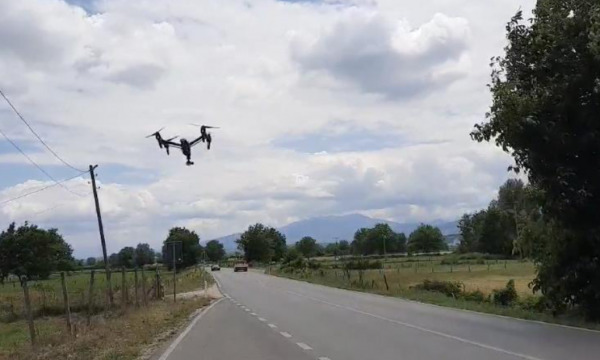  Kontrolli me dron nga Policia, konfiskohen 12 patentë shoferë në Gjakovë