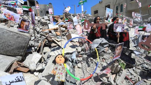  Ekspozita prekëse/ Mes rrënojave hapet galeria me fotot e fëmijëve të vrarë në Gaza
