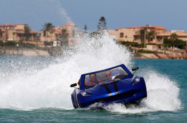 Prodhohet makina që ecën edhe në ujë, ja sa kushton (FOTOT)