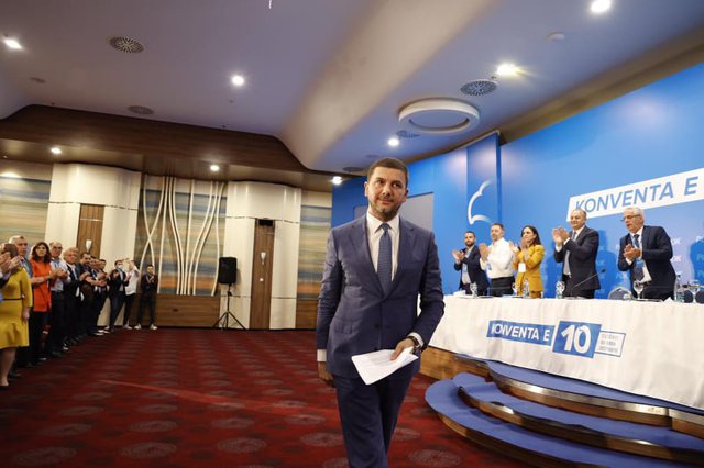  Pa kundërkandidat, Memli Krasniqi zgjidhet kryetar i PDK-së