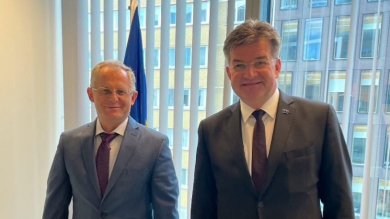  Kosova dhe Serbia takohen nesër në Bruksel për targat, palë e tretë vetëm BE-ja