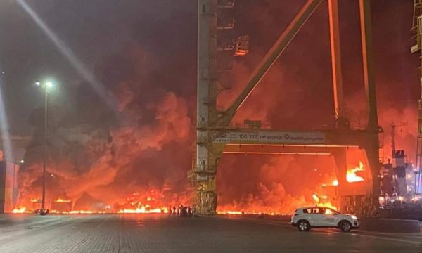  VIDEO/ Shpërthim i fuqishëm në një port në Dubai