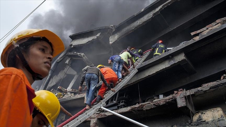  Zjarr në një fabrikë në Bangladesh, humbin jetën 49 persona
