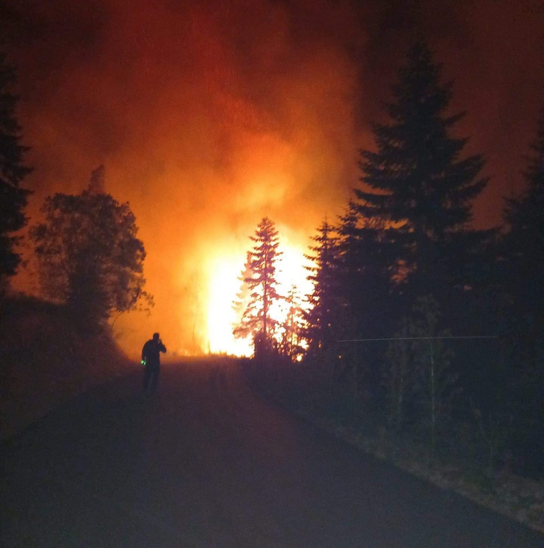  Situatë alarmuese me zjarre në Rugovë