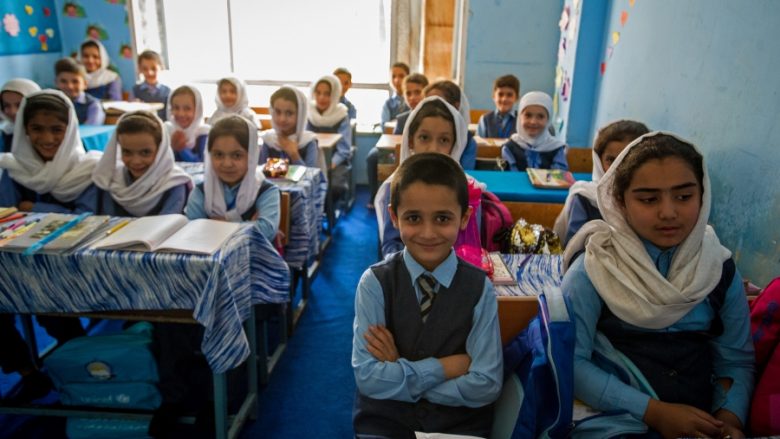  Rregullat e reja: Djemtë dhe vajzat s’mund të studiojnë së bashku në Afganistan