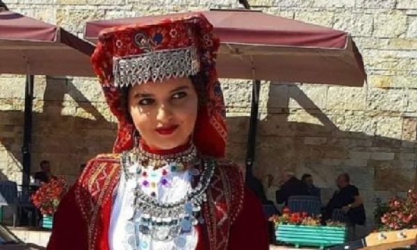  Shqiptarët e Afganistanit, sykaltërit që jetojnë në male, mes këngëve dhe valleve tradicionale!