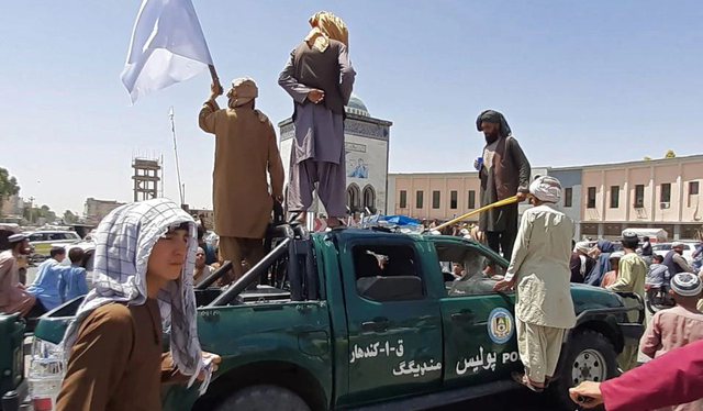  Talibanët marrin Kandaharin dhe Heratin, rriten shqetësimet për Kabulin