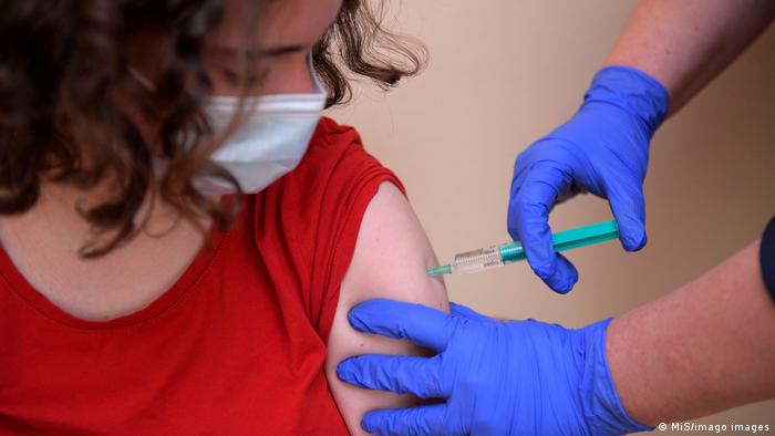  Pse vaksinohemi zakonisht në krah?