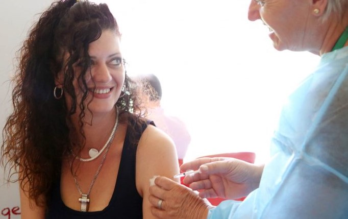  Mbi 774 mijë qytetarë të vaksinuar me dy doza kundër COVID-19