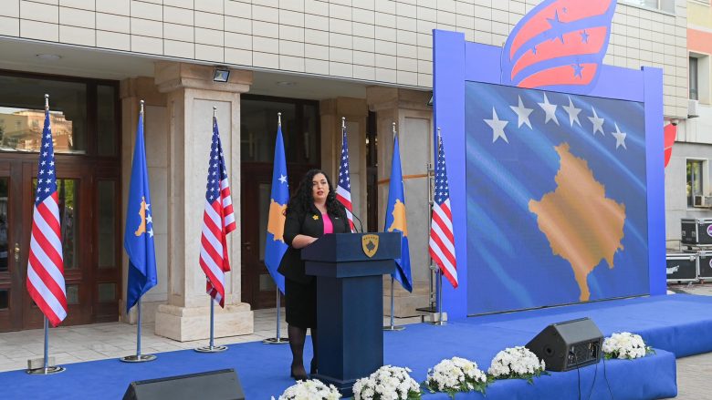  Kosova nderon post-mortem djalin e Presidentit Biden që shërbeu në Kosovë