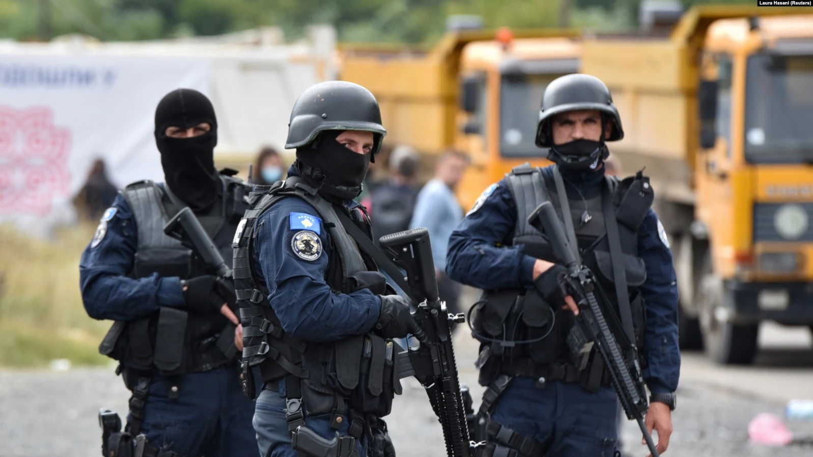  Vazhdon barrikadimi në veri – Vëzhgues edhe KFOR-i, EULEX-i, por edhe Policia serbe