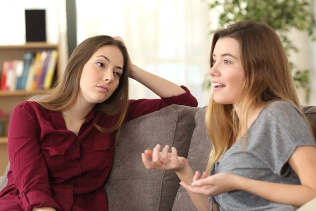  5 fjali bezdisëse që duhet t’i shmangni gjatë bisedave