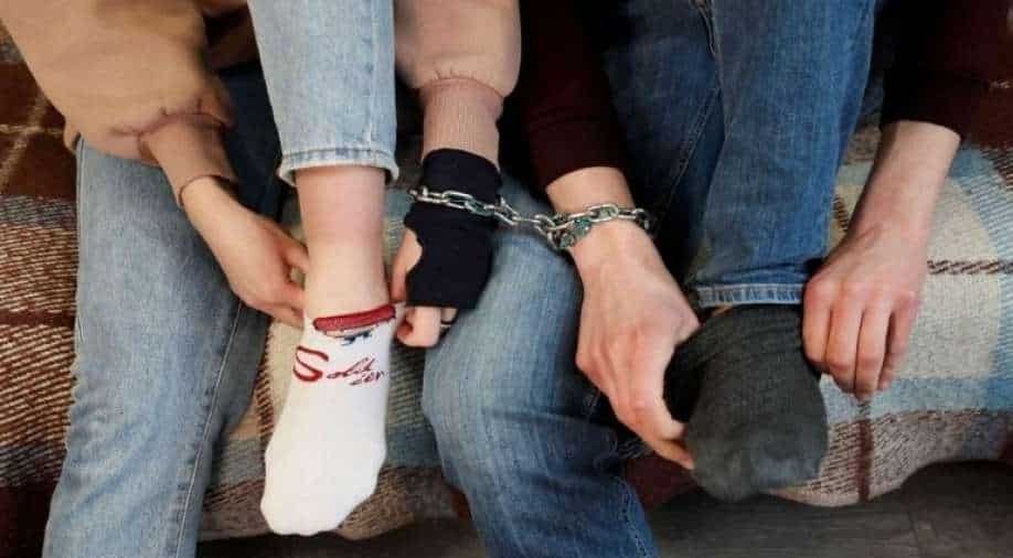  Shqiptari ikë nga gruaja, kërkon ‘shpëtim’ nga Policia