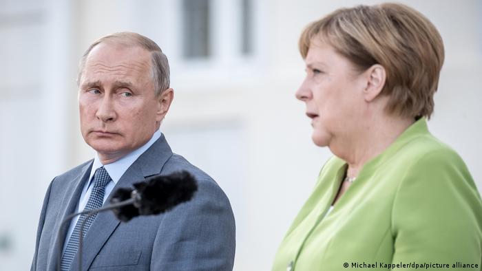  Kriza e migrantëve: Merkel telefonon Putinin
