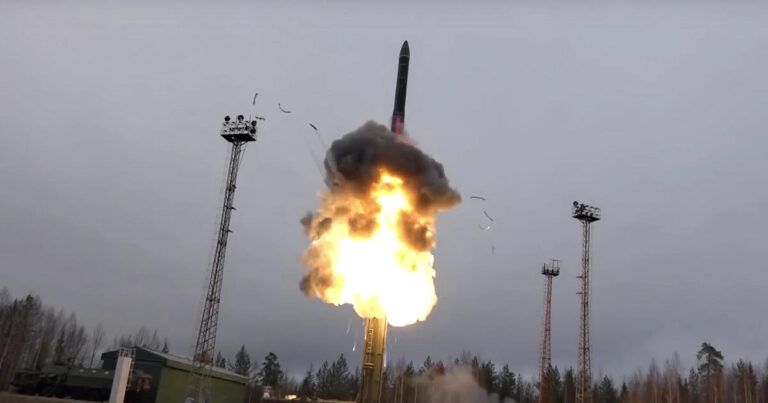  Rusia publikon video të sulmit me raketë hipersonike