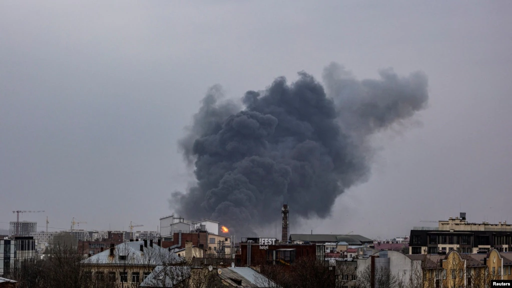  Rusia sulmon qytetin Lviv në kufi me Poloninë