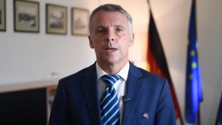  Ambasadori gjerman: Absurde të përshkallëzohet situata për targat