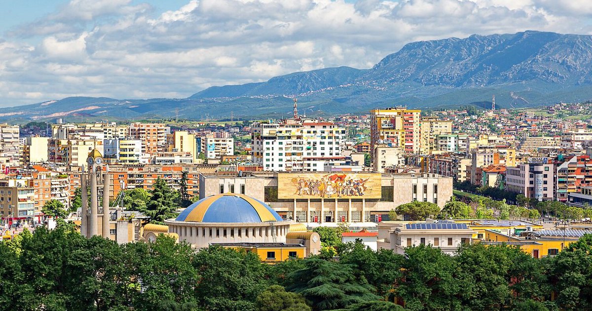  25 maji – ditë pushimi zyrtare për administratën, në qarkun e Tiranës dhe ‘ditë pa makina’