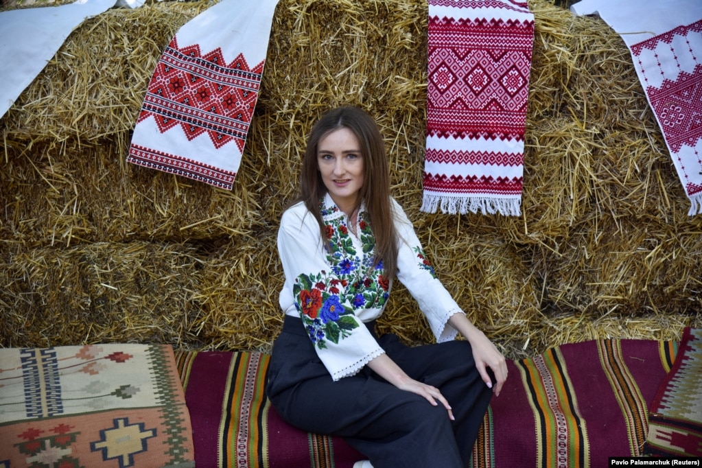  Ukrainasit festojnë Ditën e Vyshyvankas