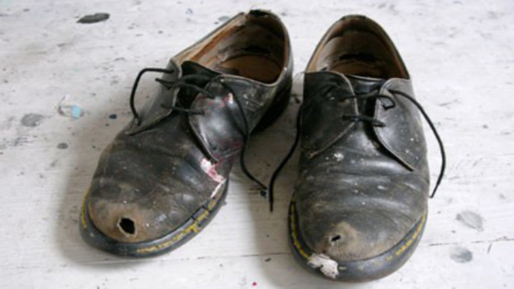  Nga kjo datë filloi prodhimi i këpucëve për dy këmbët
